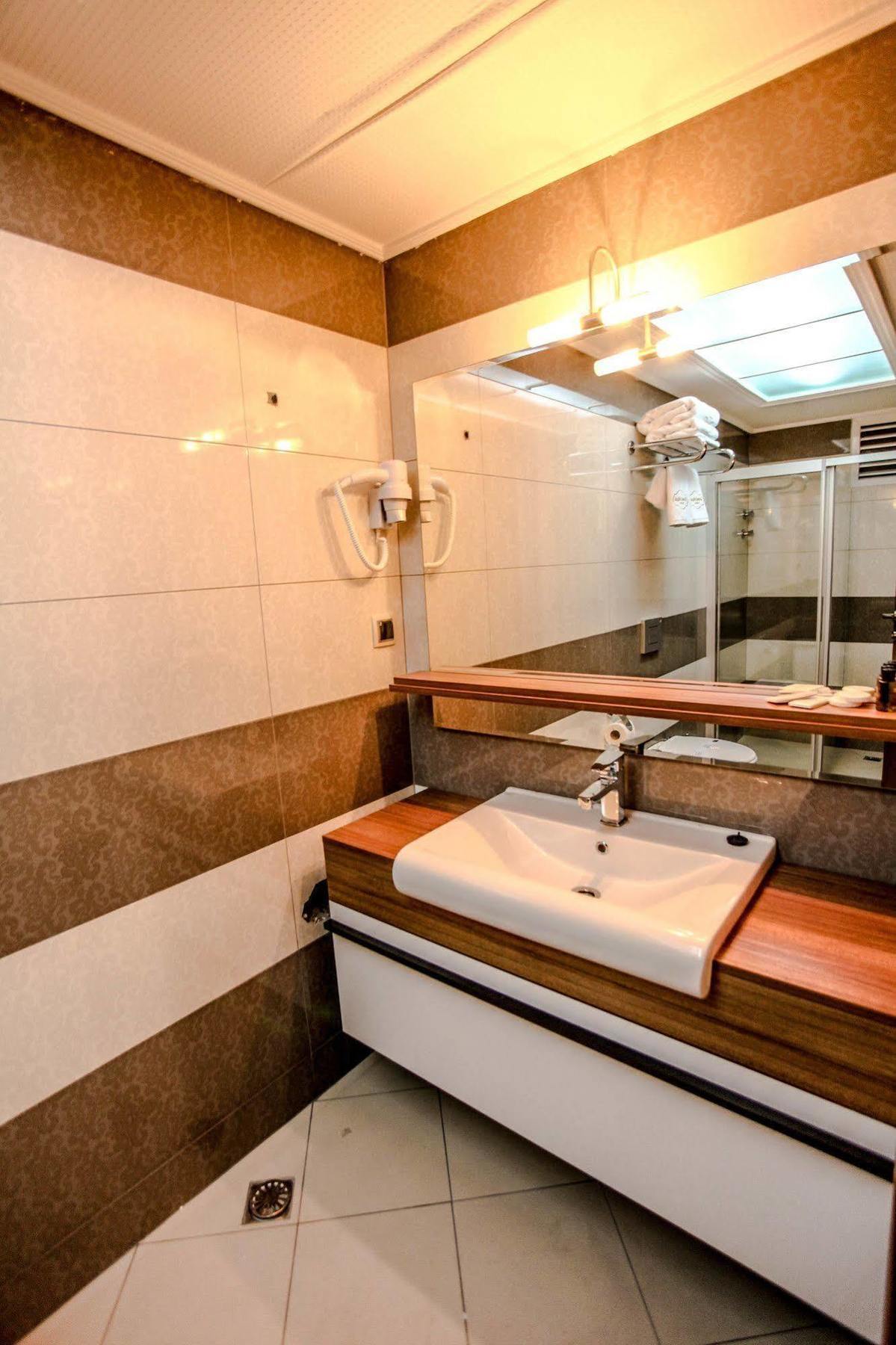 Grand Akcali Otel İskenderun エクステリア 写真