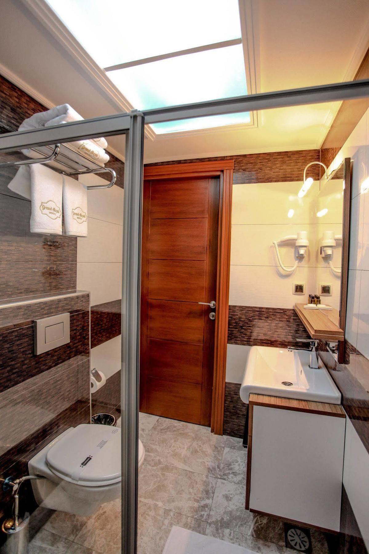 Grand Akcali Otel İskenderun エクステリア 写真