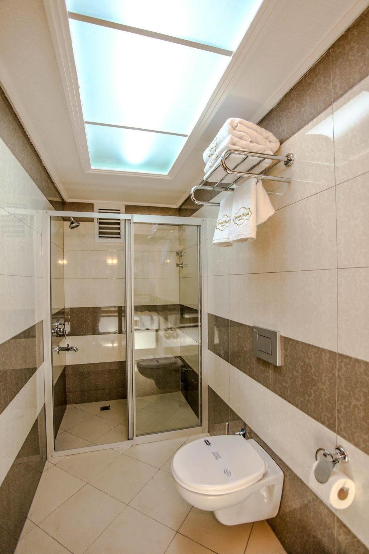 Grand Akcali Otel İskenderun エクステリア 写真